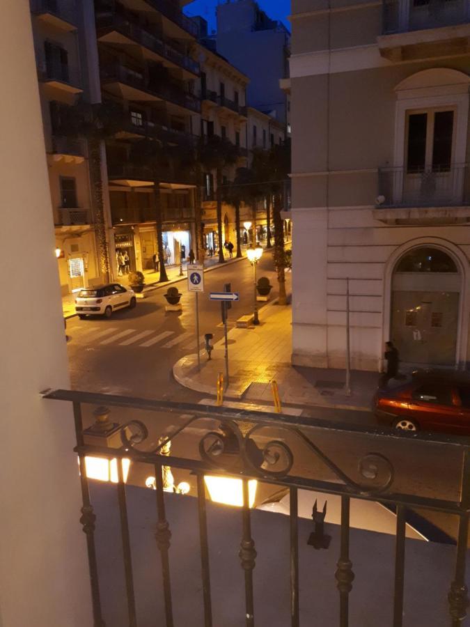 Palazzo Berardi Panzió Taranto Kültér fotó