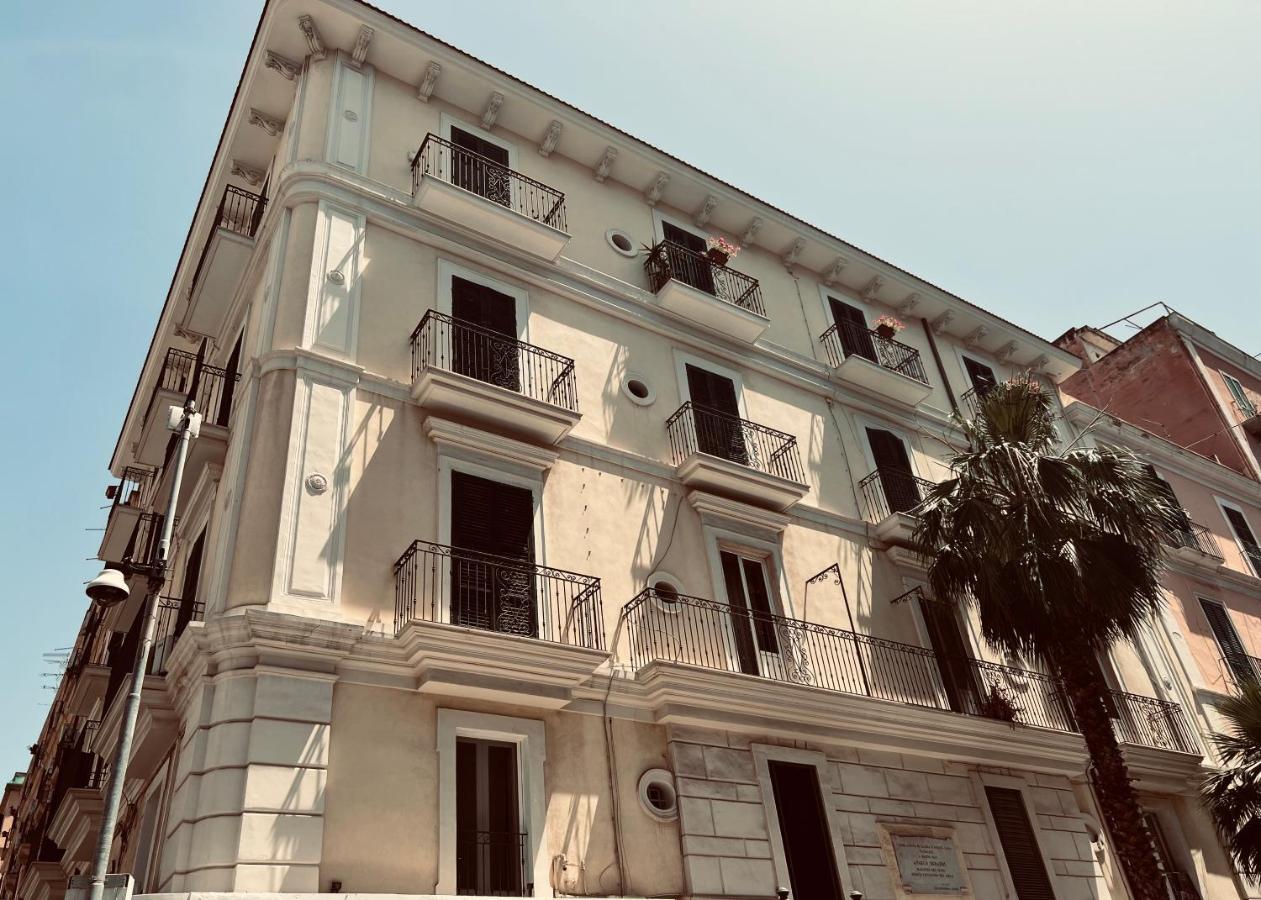 Palazzo Berardi Panzió Taranto Kültér fotó