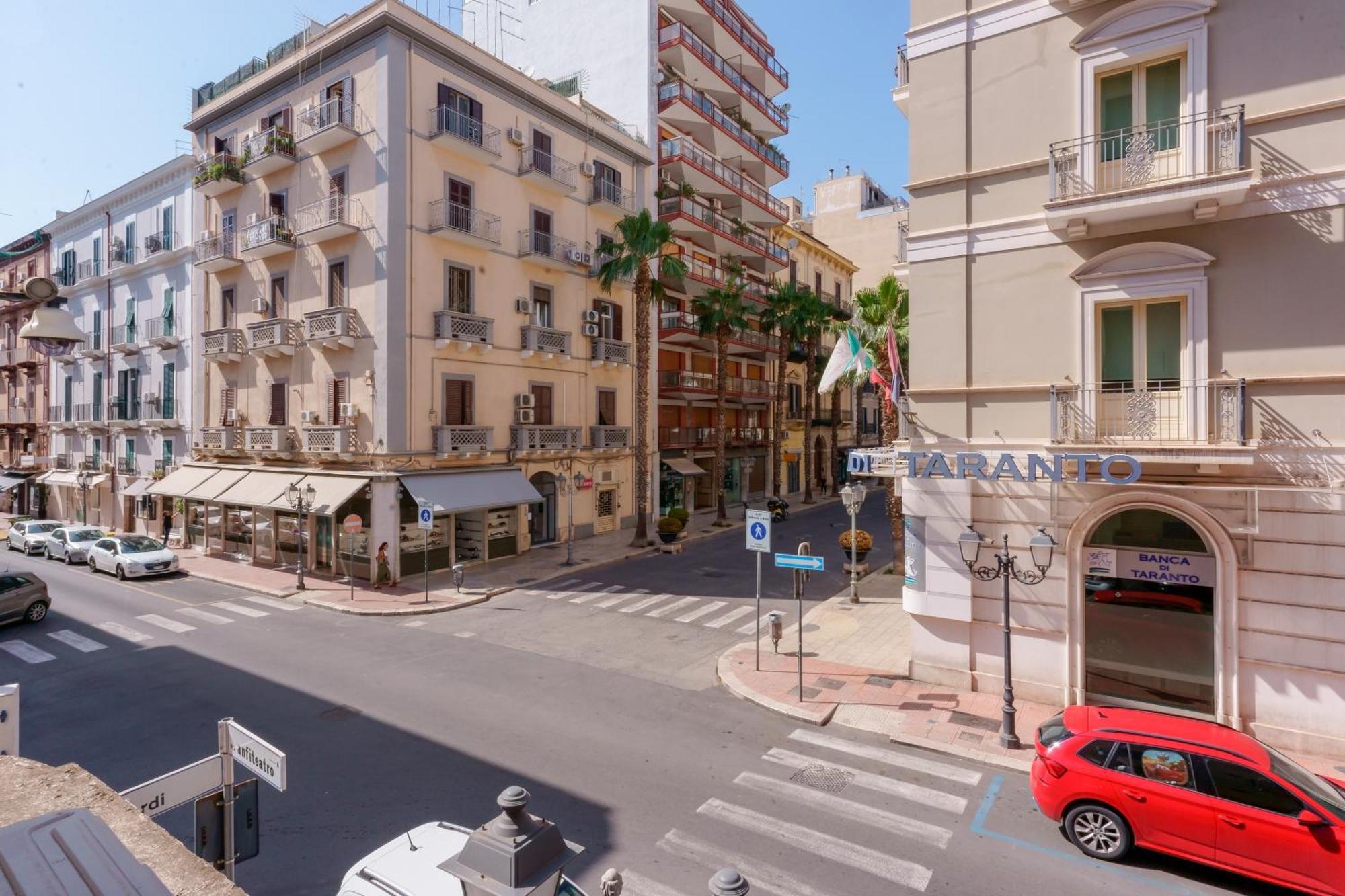 Palazzo Berardi Panzió Taranto Kültér fotó